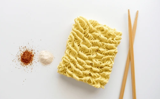 다이어트를 위한 저칼로리 대체면 중 하나인 건면