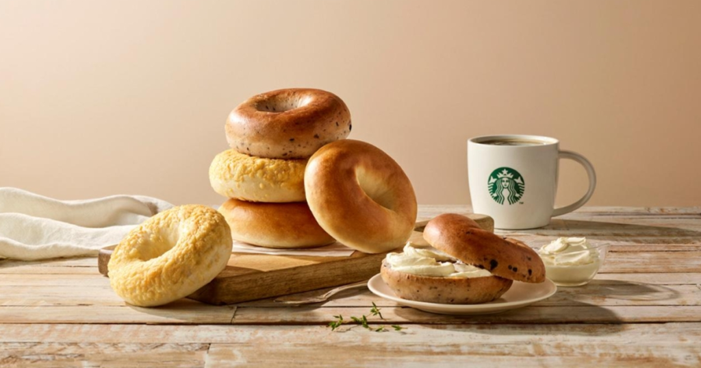 스타벅스 커피와 베이글들